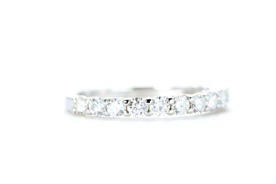 Round Brilliant Cut Diamond Band