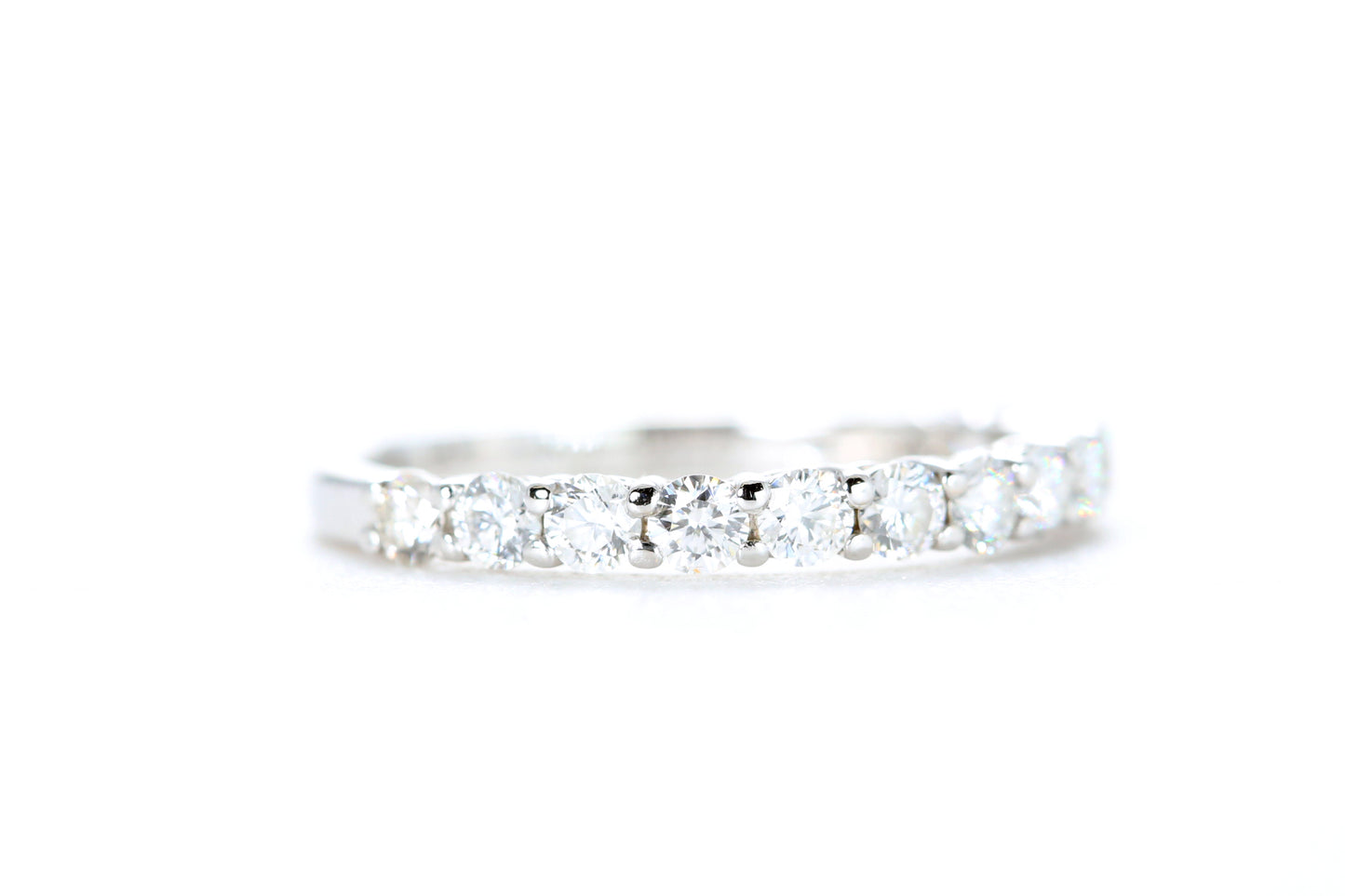 Round Brilliant Cut Diamond Band