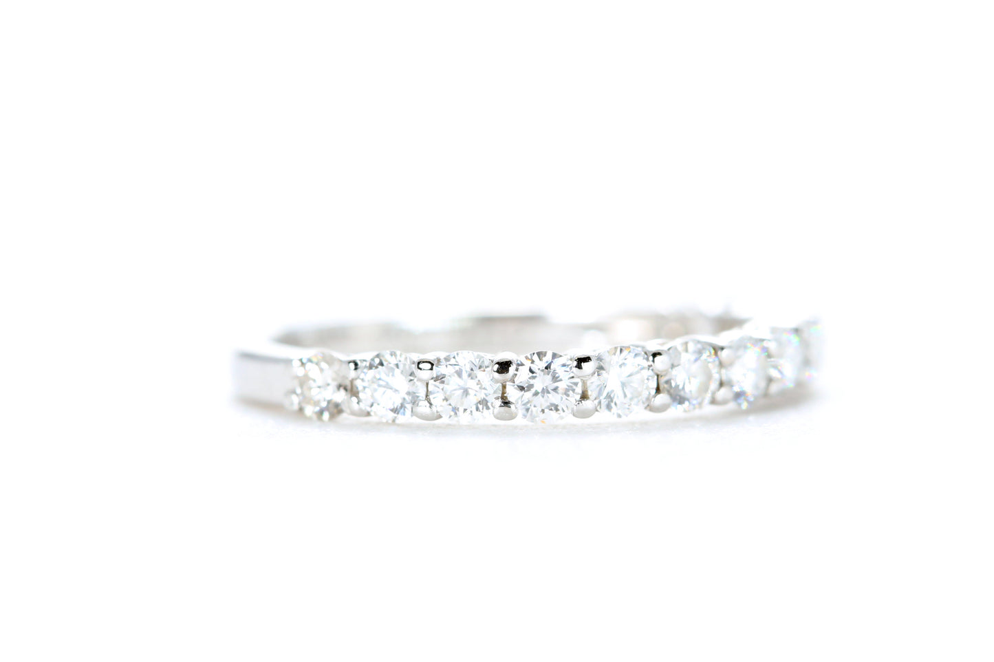 Round Brilliant Cut Diamond Band