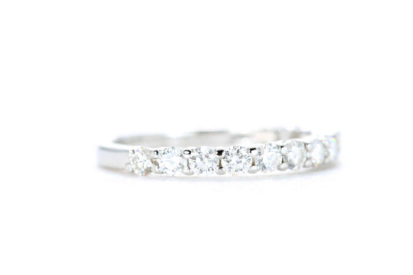 Round Brilliant Cut Diamond Band