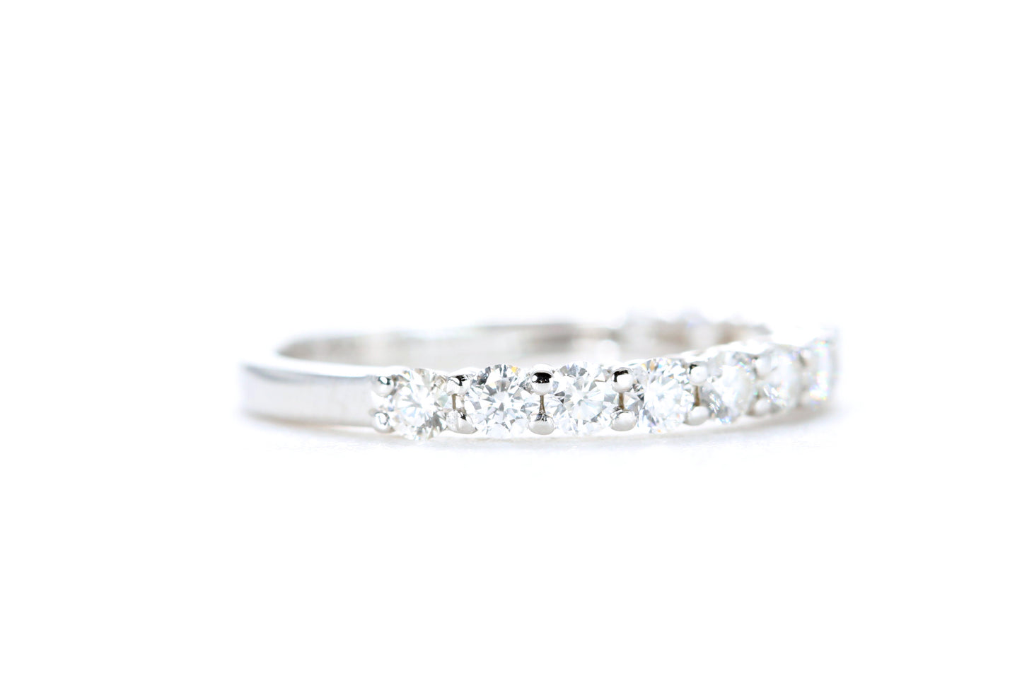 Round Brilliant Cut Diamond Band