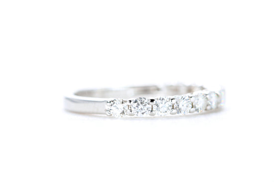 Round Brilliant Cut Diamond Band