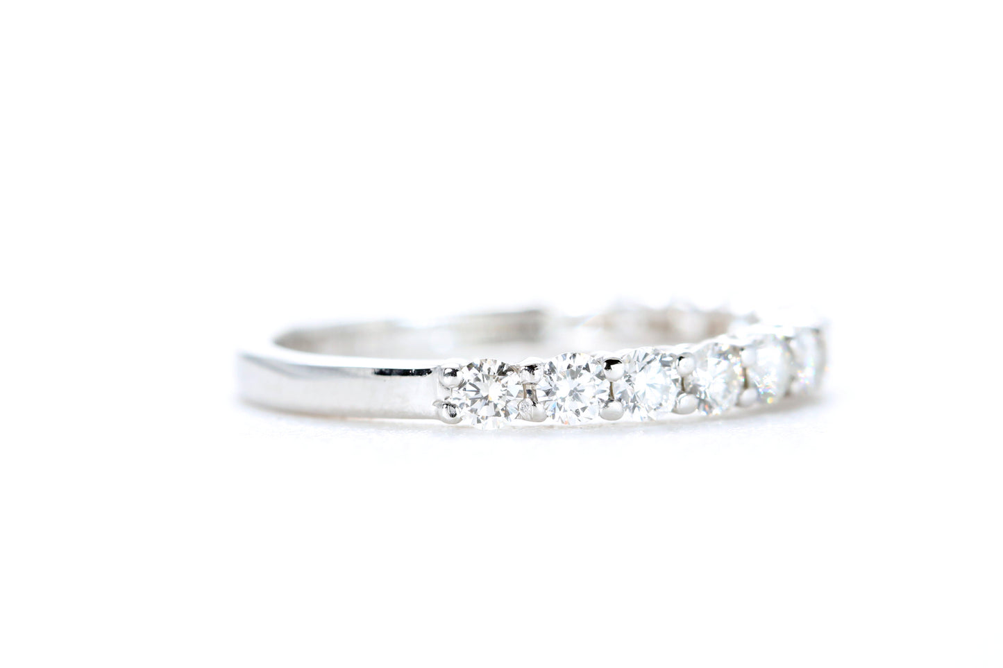Round Brilliant Cut Diamond Band