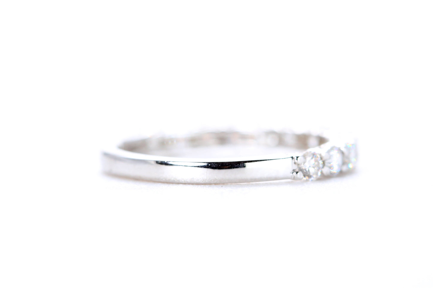 Round Brilliant Cut Diamond Band