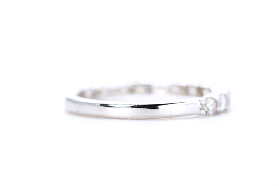 Round Brilliant Cut Diamond Band