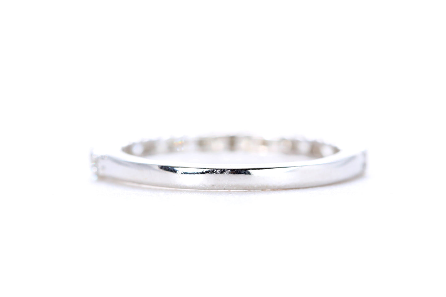 Round Brilliant Cut Diamond Band