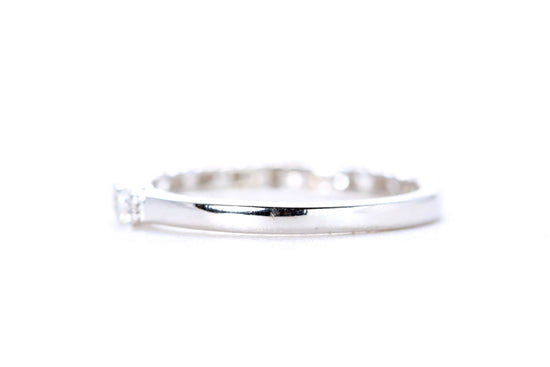 Round Brilliant Cut Diamond Band