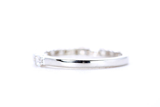 Round Brilliant Cut Diamond Band