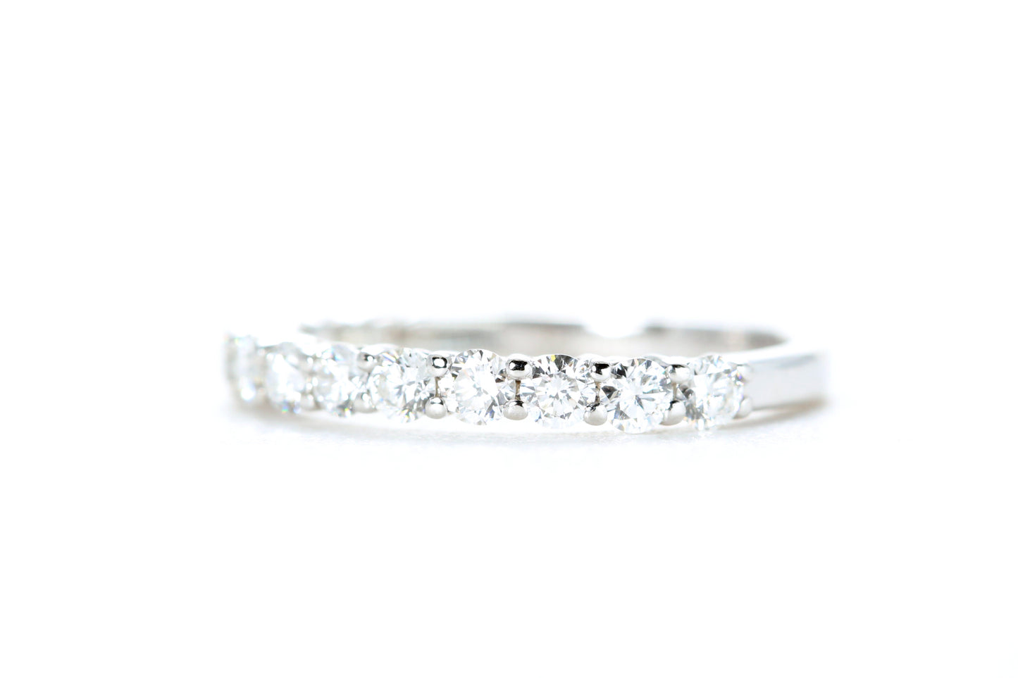 Round Brilliant Cut Diamond Band