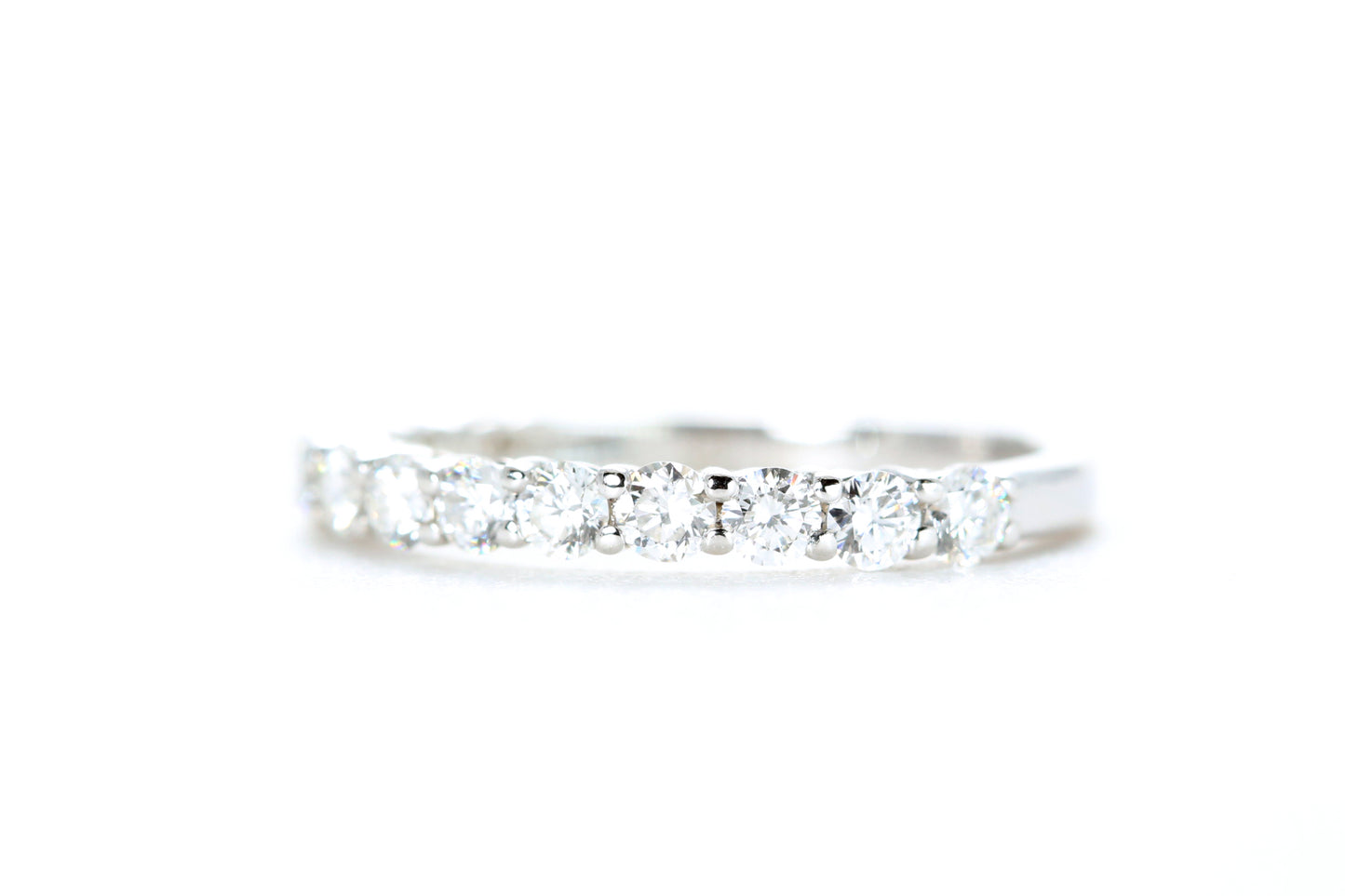 Round Brilliant Cut Diamond Band
