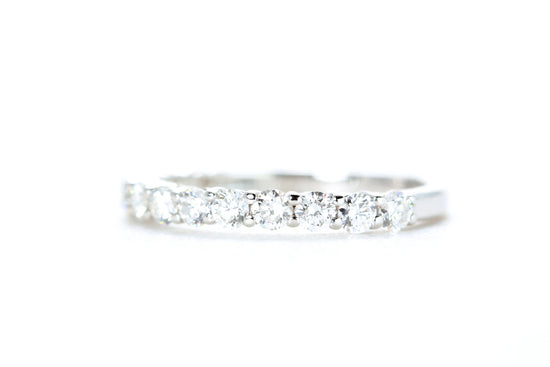 Round Brilliant Cut Diamond Band