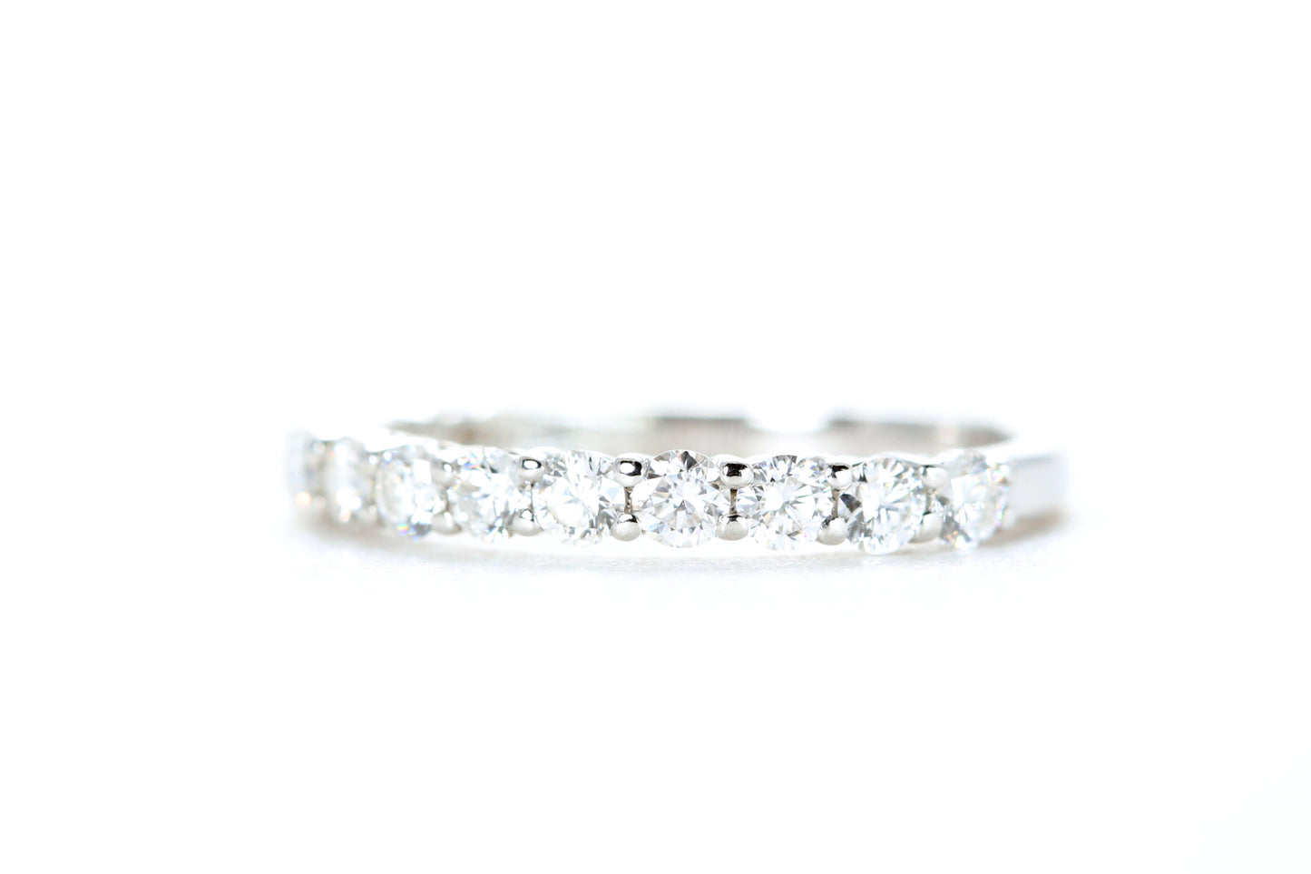 Round Brilliant Cut Diamond Band