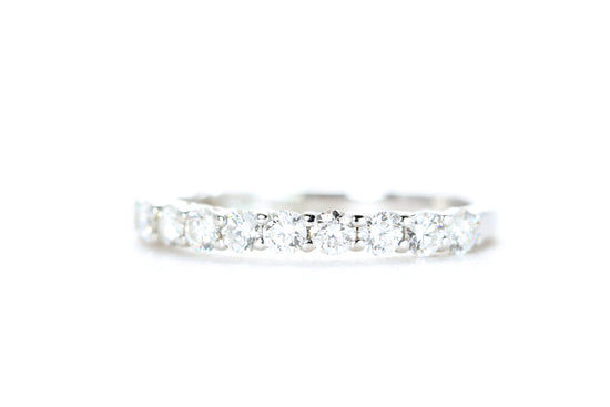Round Brilliant Cut Diamond Band