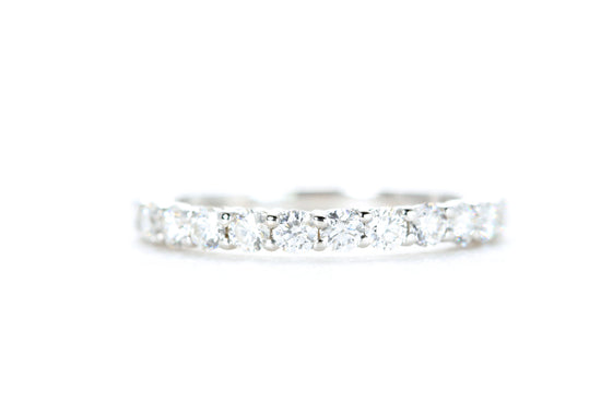 Round Brilliant Cut Diamond Band