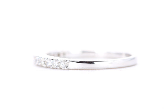 Round Brilliant Diamond Band