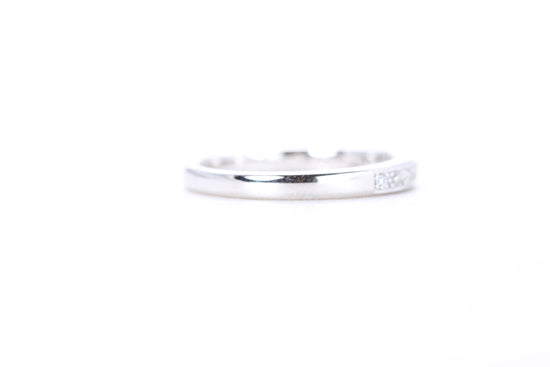 Single Row Pavé Diamond Ring 1/10 Carat