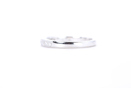 Single Row Pavé Diamond Ring 1/10 Carat