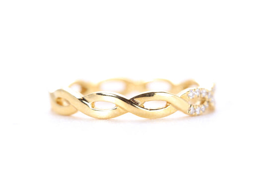 Woven Diamond Ring Yellow Gold